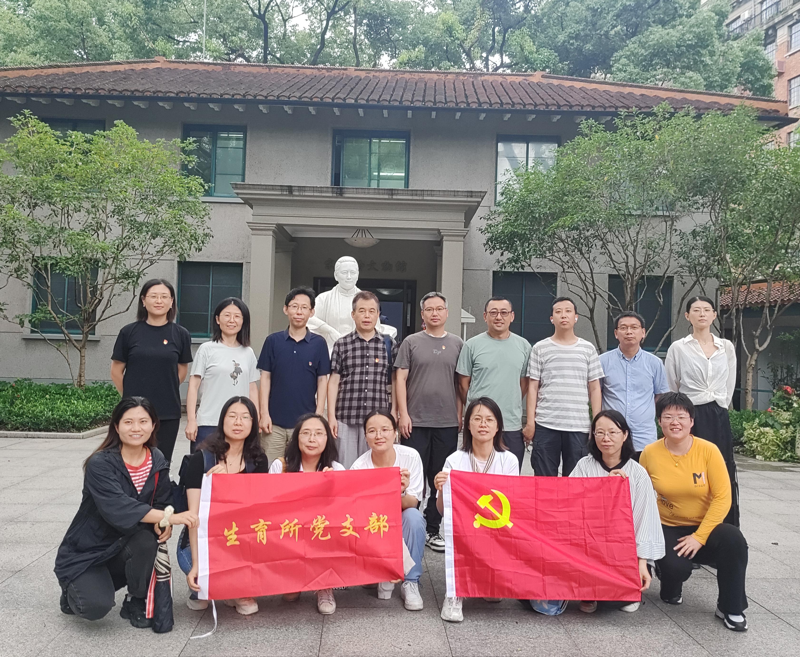 1750056355868292.jpg 6. 活动集体照.jpg