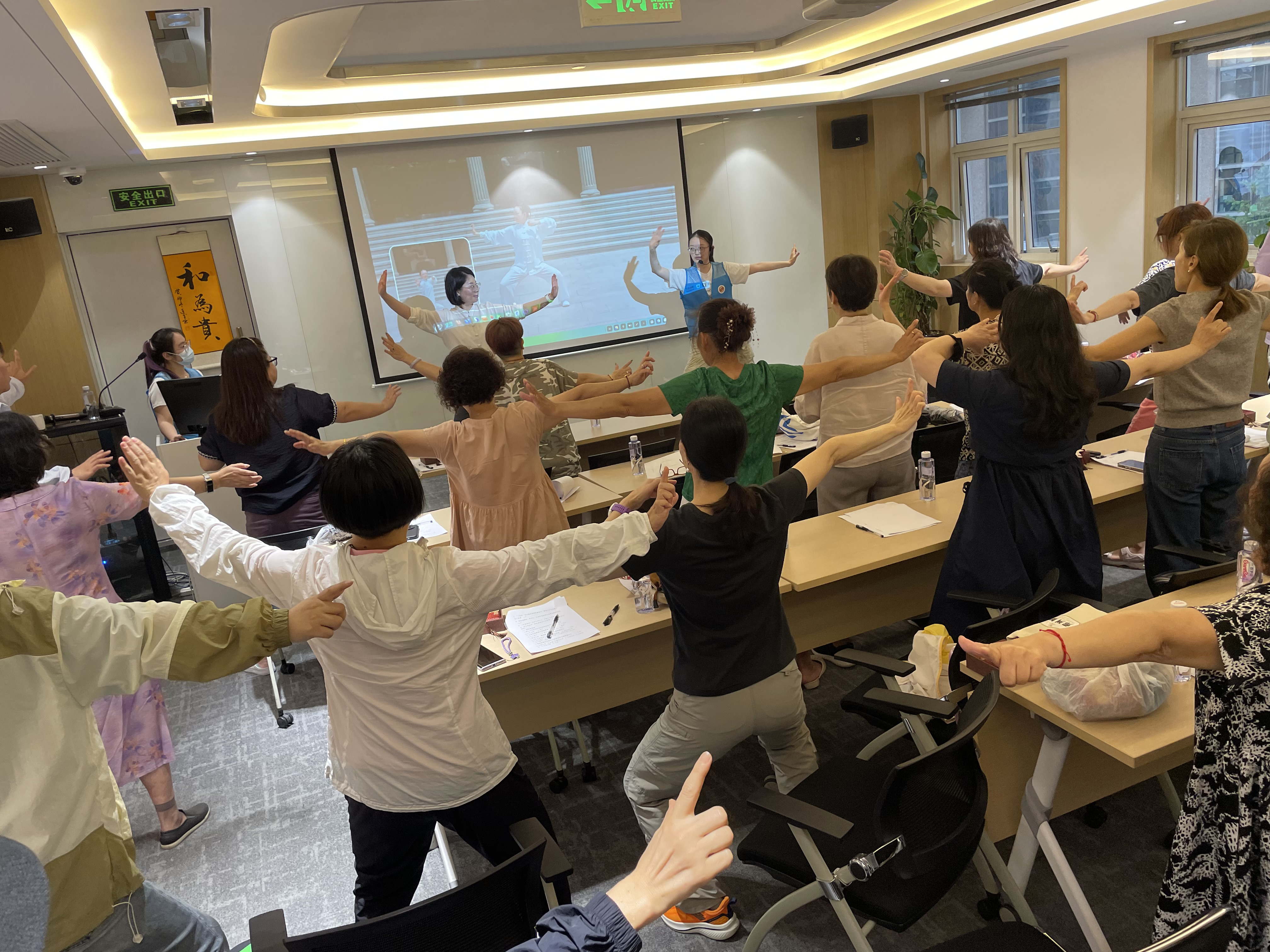1753171465117208.jpg 图2-黄浦区“健康家庭-生殖健康社区行”首场讲座_看图王.jpg