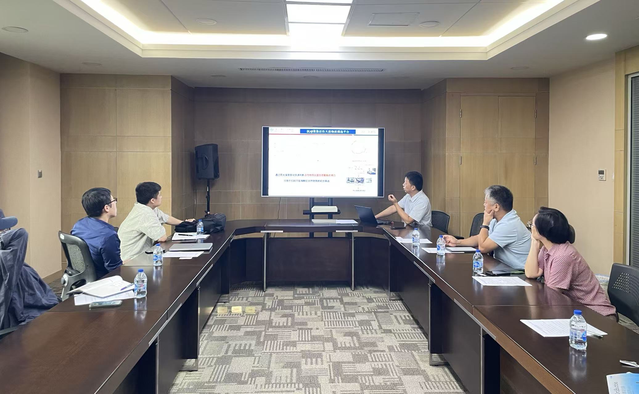 1760937800884552.jpg 共探合作新路径,赋能大健康产业发展——免疫所与均瑶润盈召开合作洽谈会-2.jpg